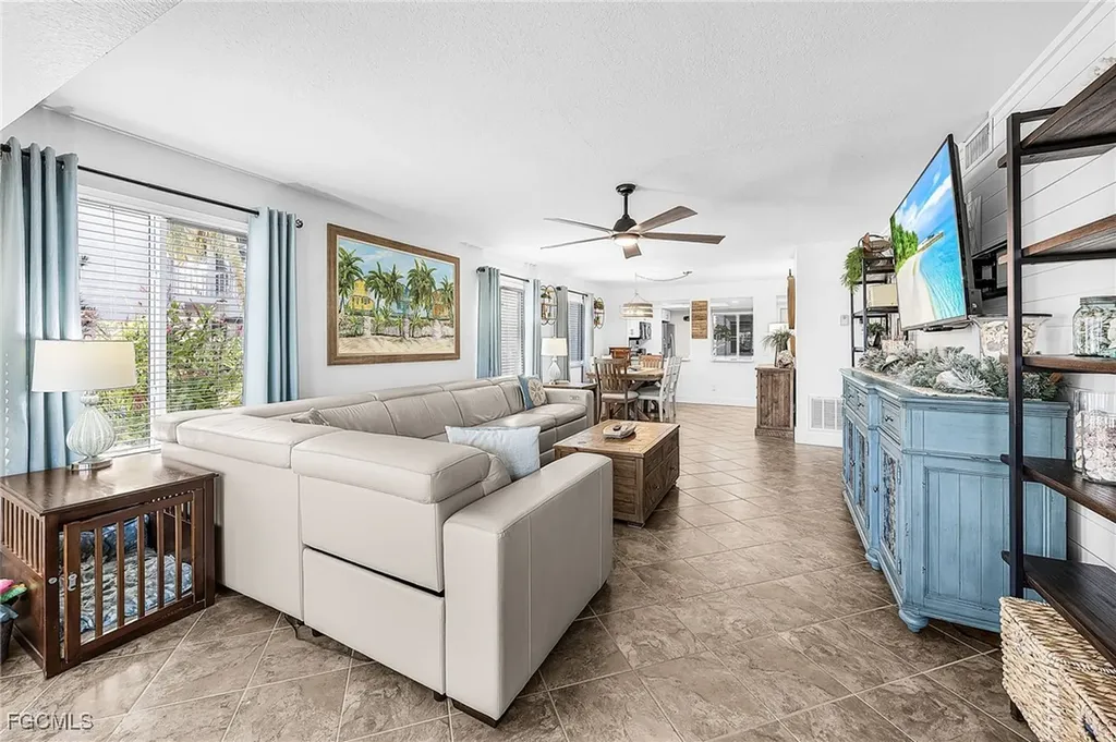 4115 SE 18th Place Cape Coral FL 33904