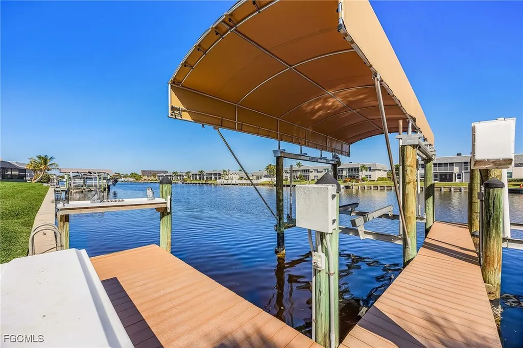 4115 SE 18th Place Cape Coral FL 33904