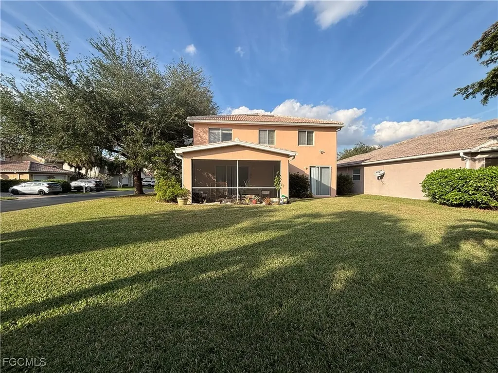 9450 Silver Pine Loop Fort Myers FL 33967