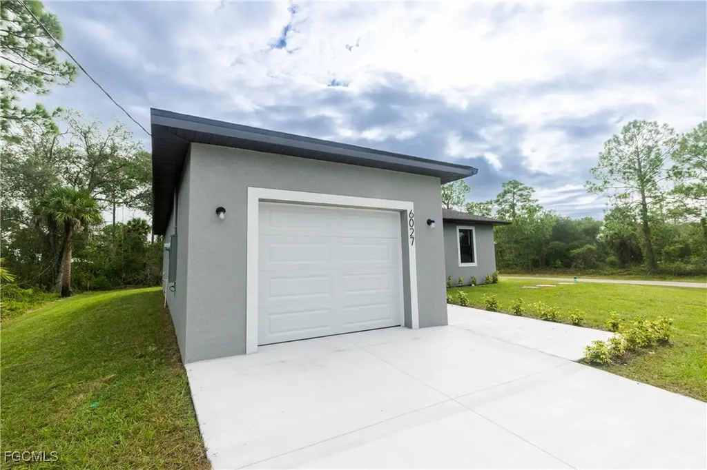 6027 Pecan Circle Labelle FL 33935