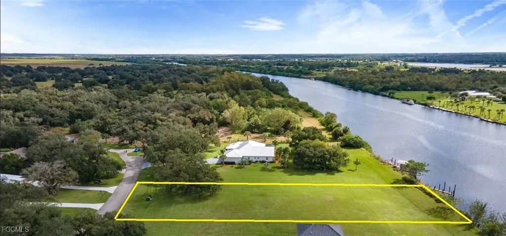 1497 Riverbend Drive Labelle FL 33935