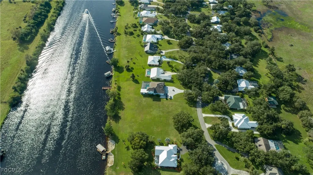1497 Riverbend Drive Labelle FL 33935