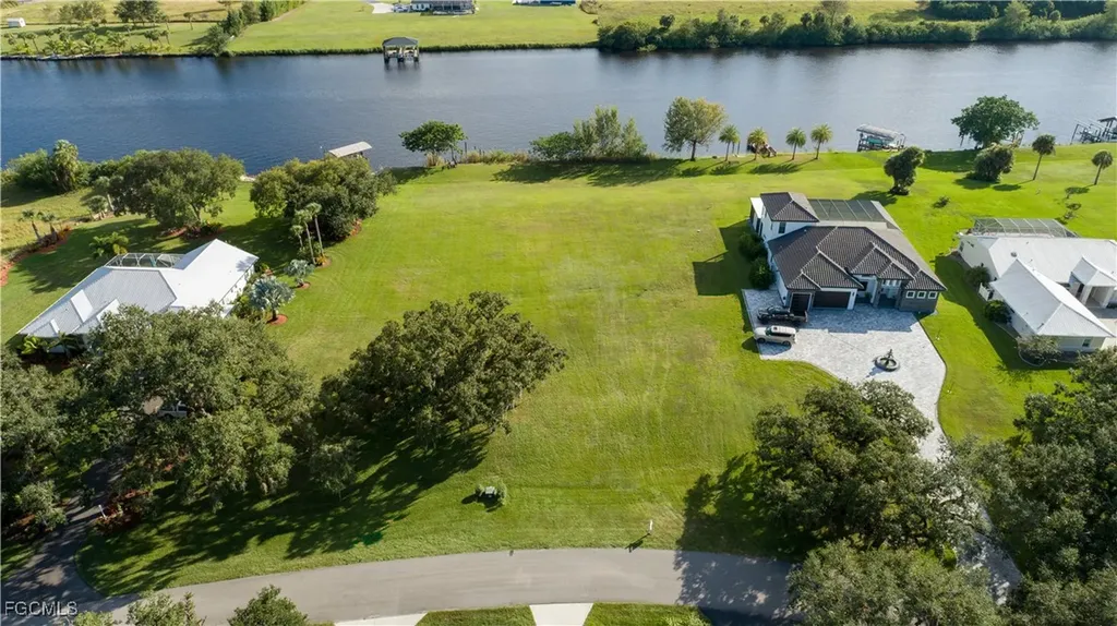 1497 Riverbend Drive Labelle FL 33935