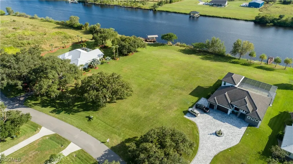 1497 Riverbend Drive Labelle FL 33935