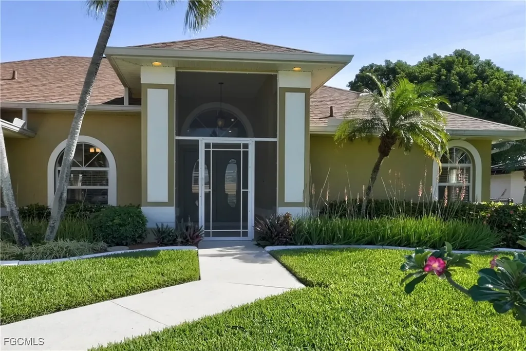 5329 SW 8th Court Cape Coral FL 33914