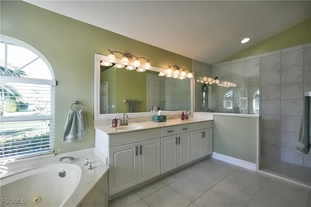 5329 SW 8th Court Cape Coral FL 33914