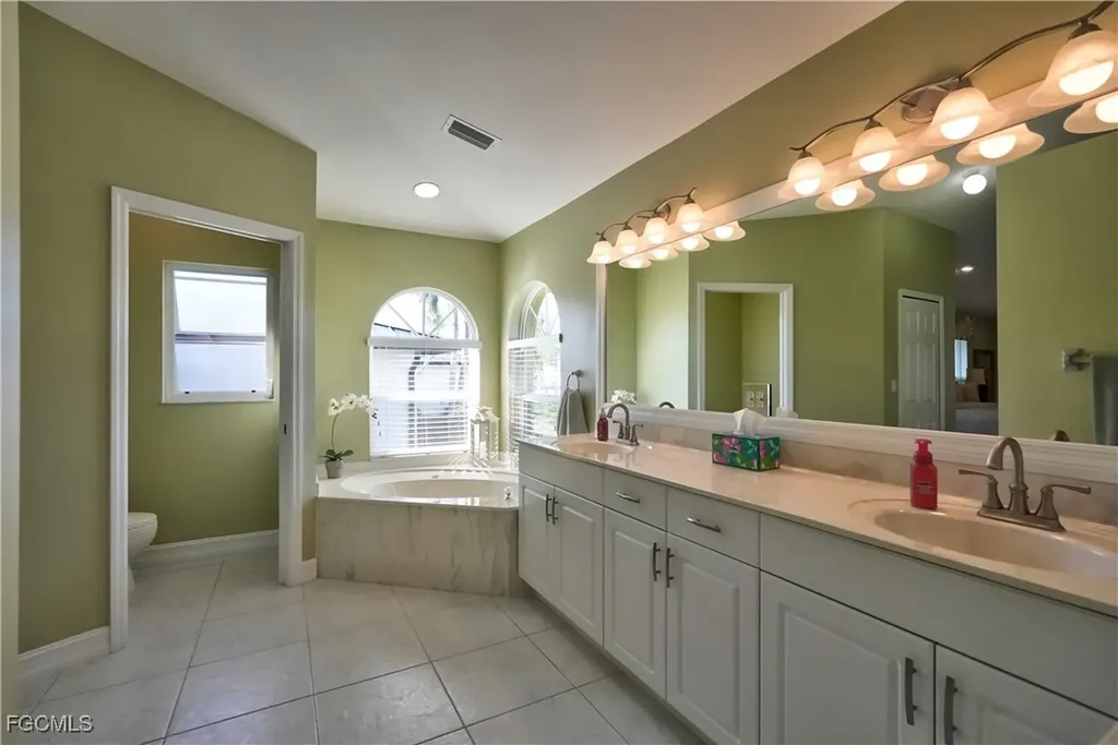 5329 SW 8th Court Cape Coral FL 33914