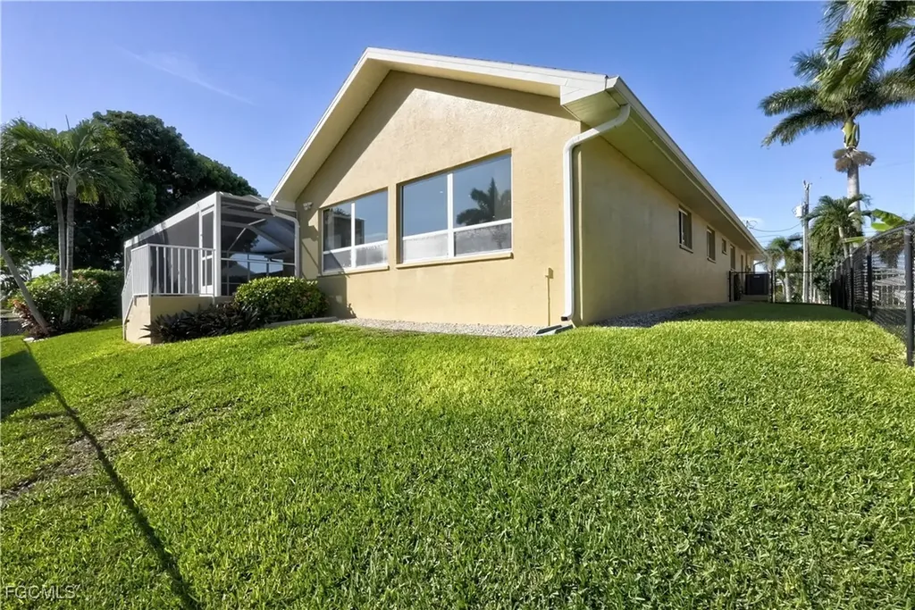 5329 SW 8th Court Cape Coral FL 33914