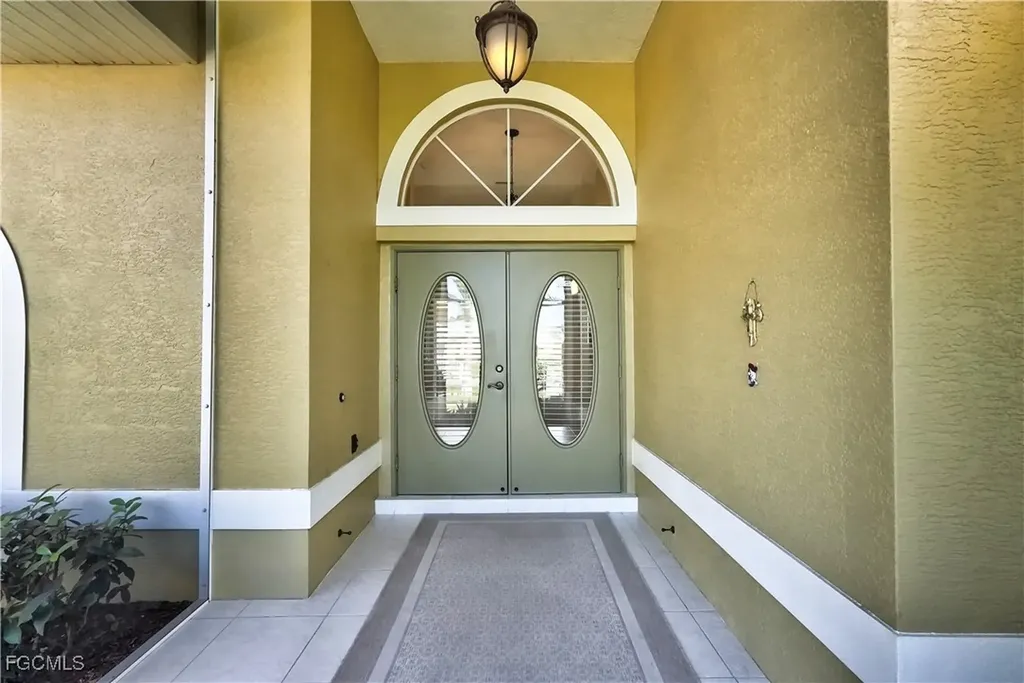 5329 SW 8th Court Cape Coral FL 33914