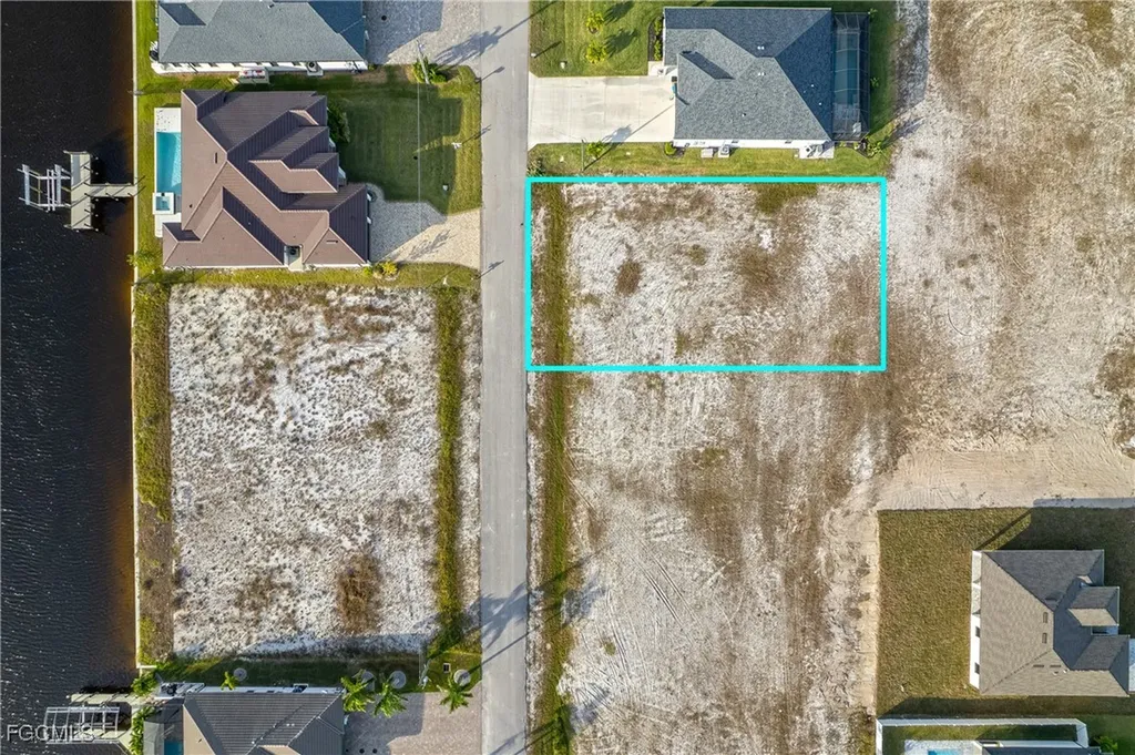 1435 NW 40th Place Cape Coral FL 33993