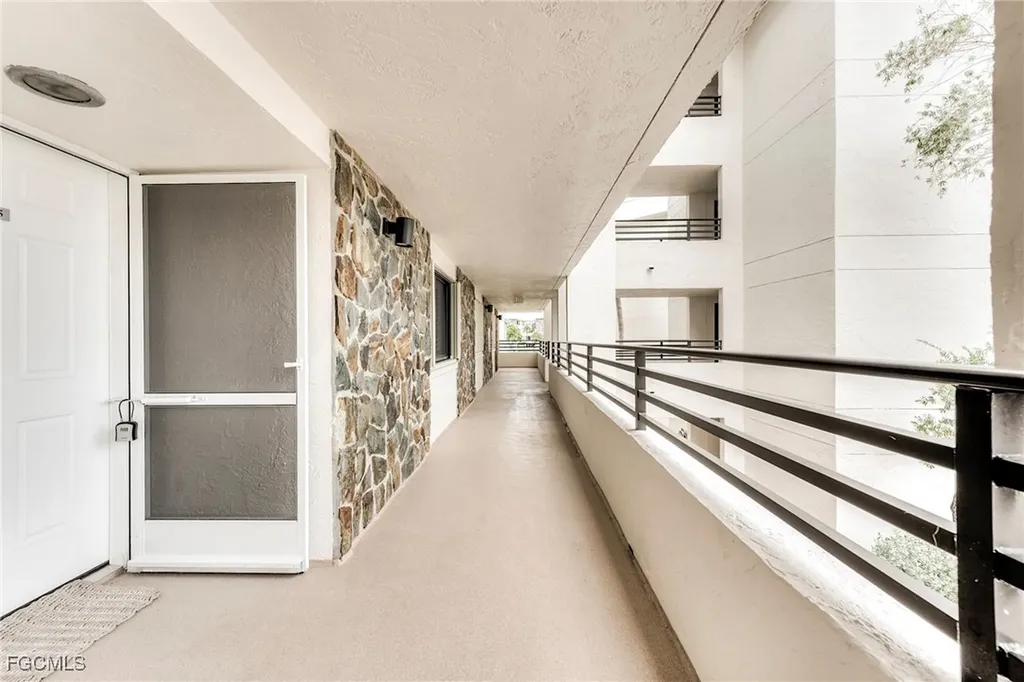 1605 Middle Gulf Drive Sanibel FL 33957