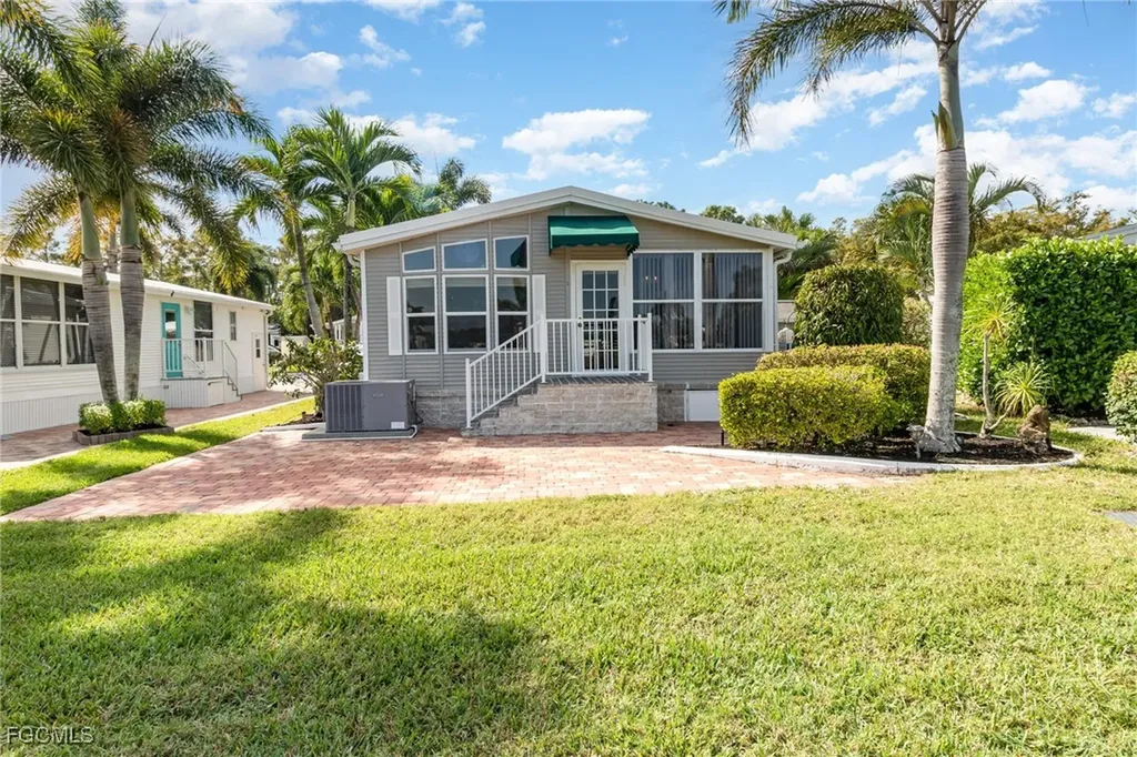 3048 Crystal Lake Drive Naples FL 34120