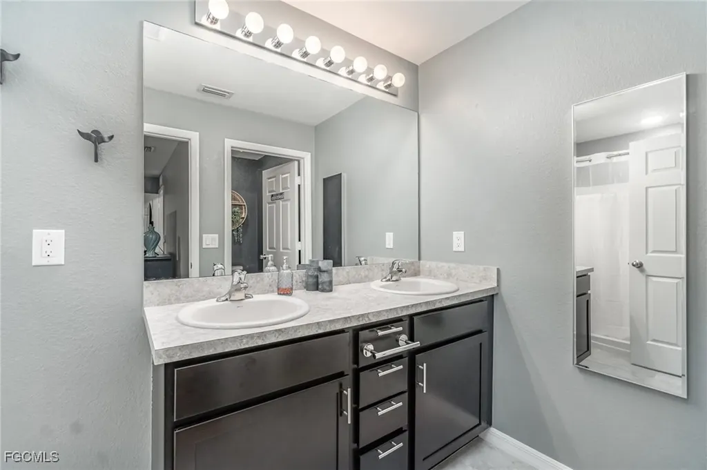 1809 NE 44th Terrace Cape Coral FL 33909