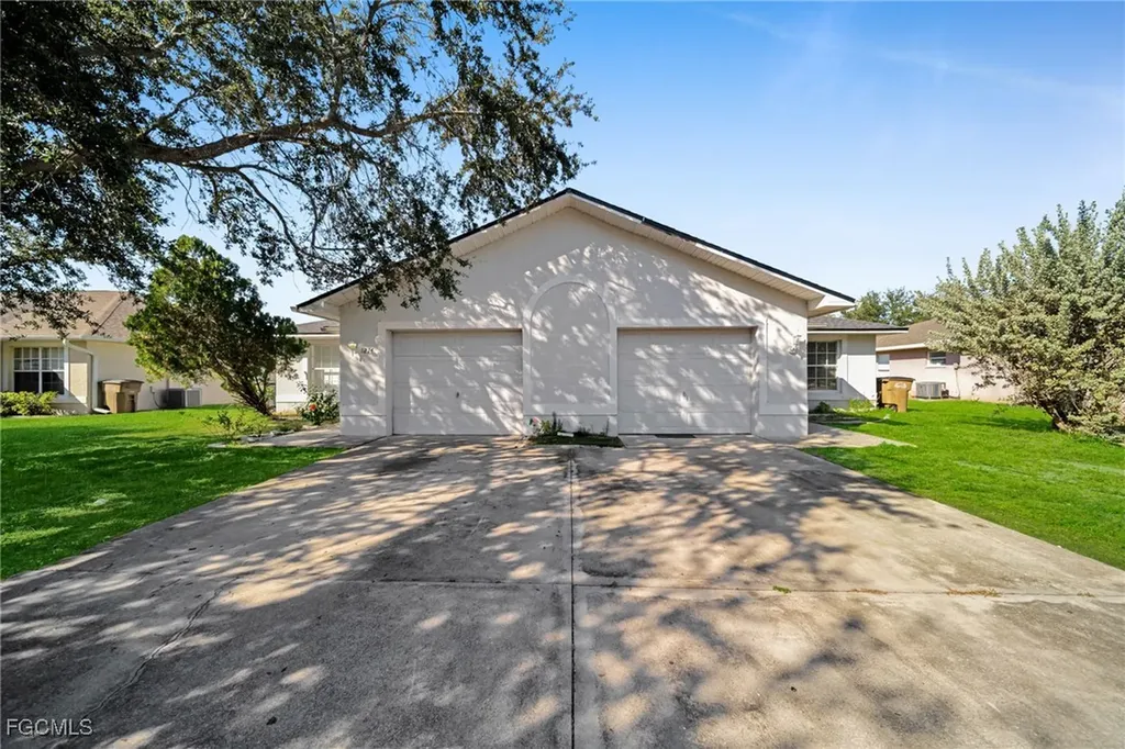 1212 SE 24th Avenue Cape Coral FL 33990