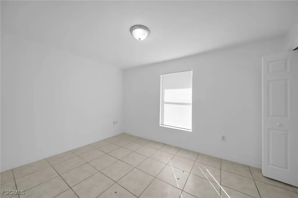 1212 SE 24th Avenue Cape Coral FL 33990