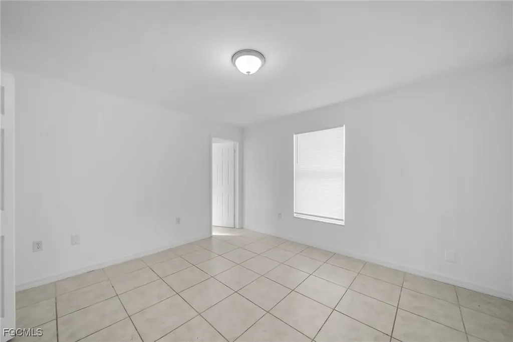 1212 SE 24th Avenue Cape Coral FL 33990