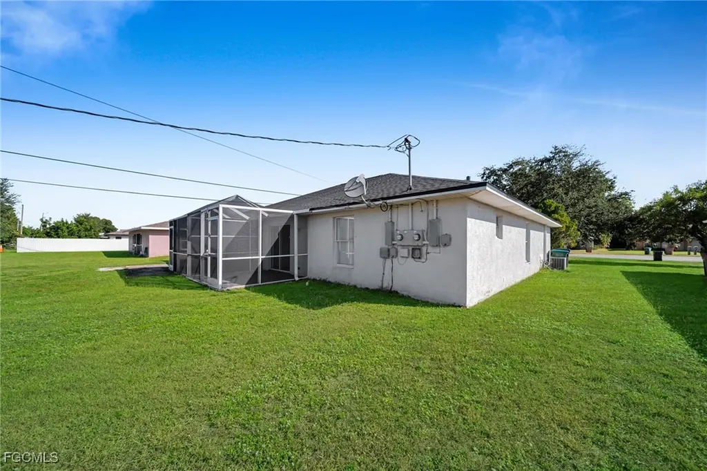 1212 SE 24th Avenue Cape Coral FL 33990