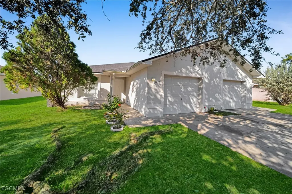 1212 SE 24th Avenue Cape Coral FL 33990