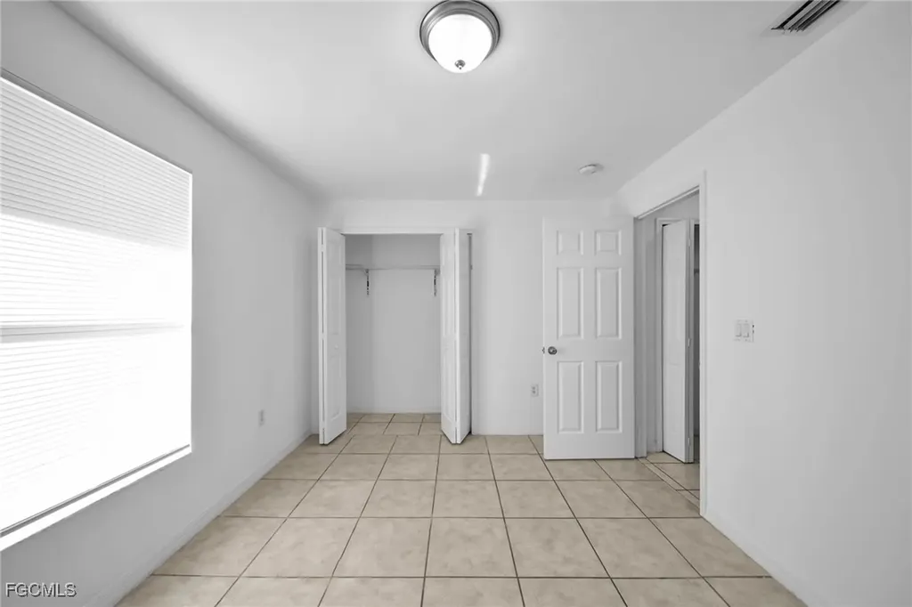 1212 SE 24th Avenue Cape Coral FL 33990