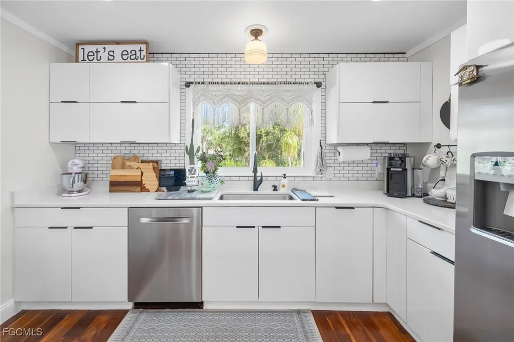 9247 Dimmick Drive Sanibel FL 33957