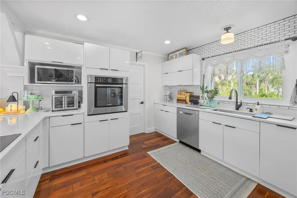 9247 Dimmick Drive Sanibel FL 33957