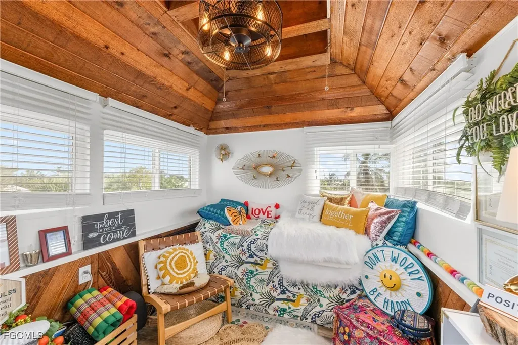 9247 Dimmick Drive Sanibel FL 33957