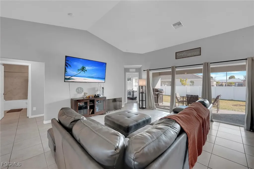 2730 NW 6th Street Cape Coral FL 33993