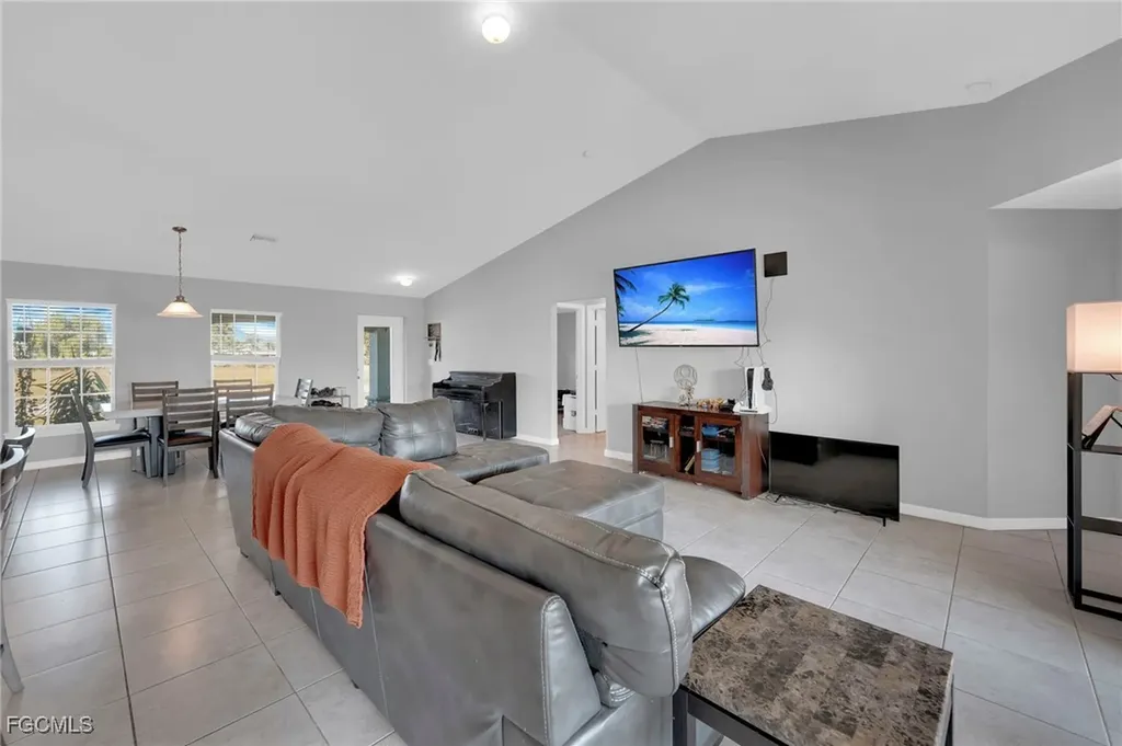 2730 NW 6th Street Cape Coral FL 33993