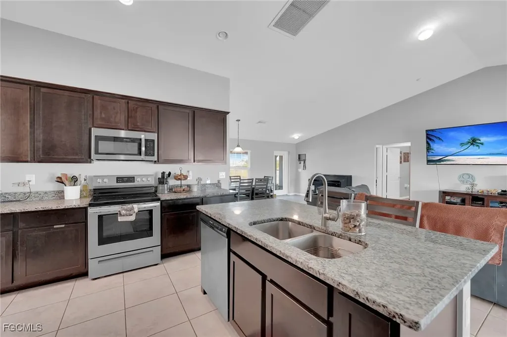 2730 NW 6th Street Cape Coral FL 33993