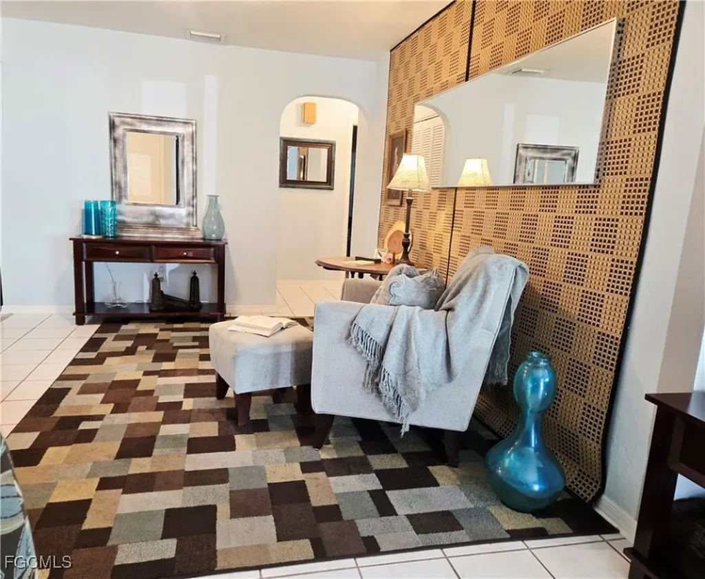 729 105th Avenue N Naples FL 34108