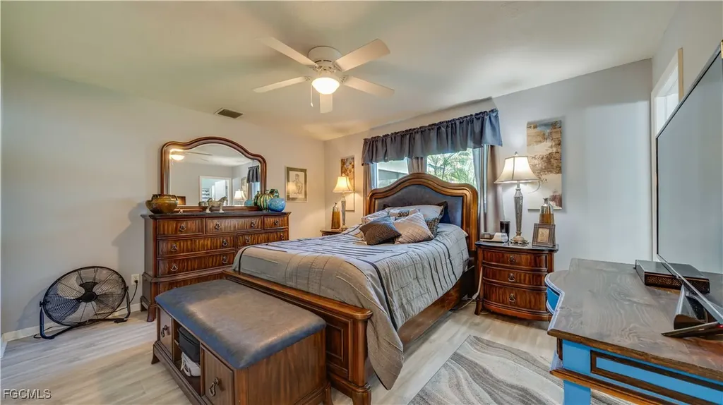 729 105th Avenue N Naples FL 34108