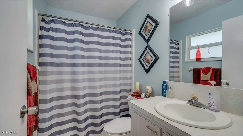 729 105th Avenue N Naples FL 34108
