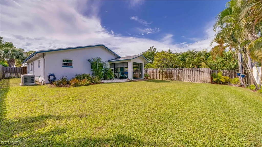 729 105th Avenue N Naples FL 34108