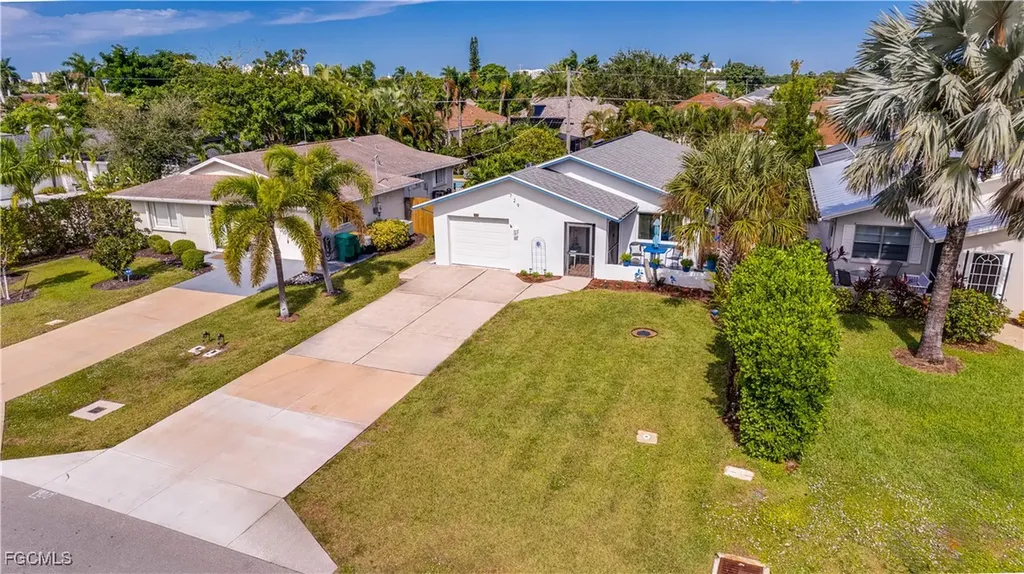 729 105th Avenue N Naples FL 34108