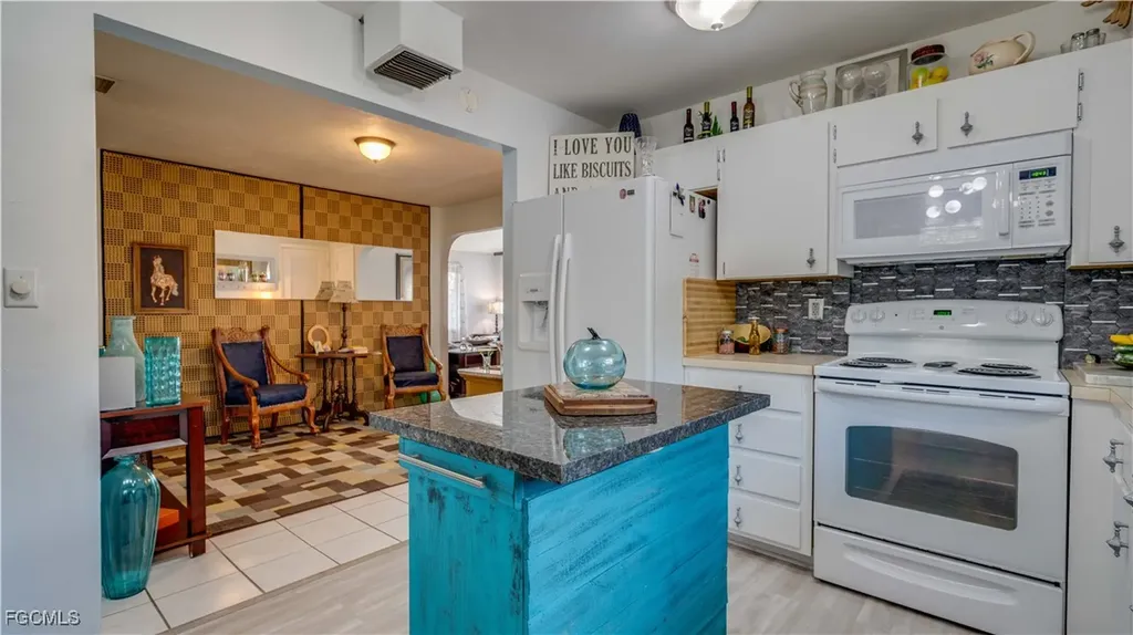 729 105th Avenue N Naples FL 34108