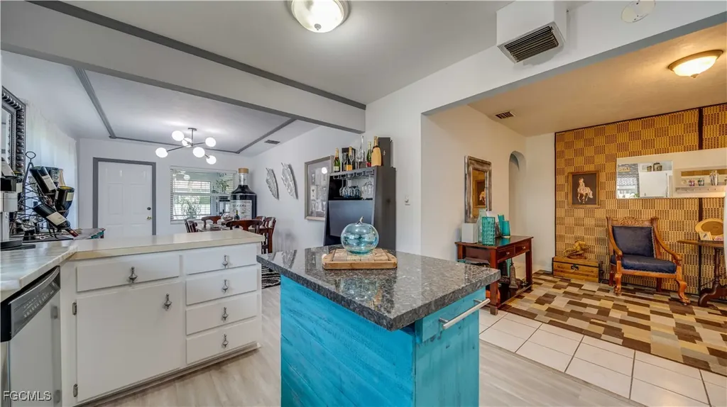 729 105th Avenue N Naples FL 34108