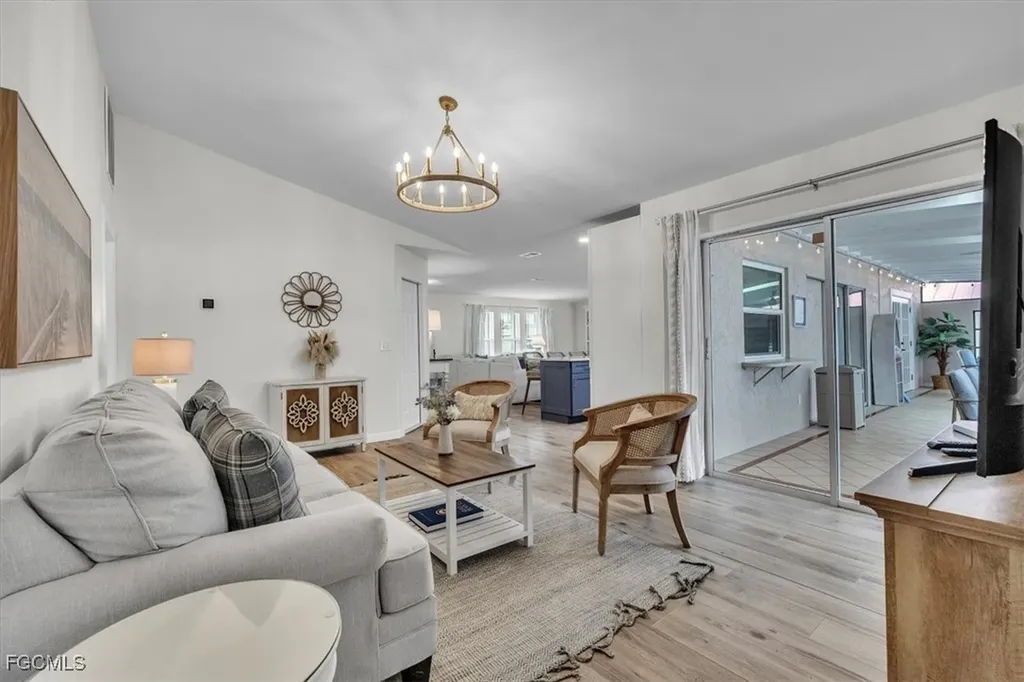 1113 SE 17th Street Cape Coral FL 33990