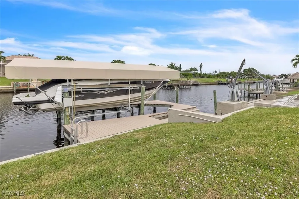 1113 SE 17th Street Cape Coral FL 33990