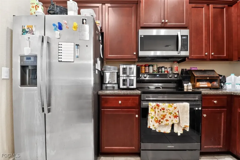 4301 NW 36th Place Cape Coral FL 33993