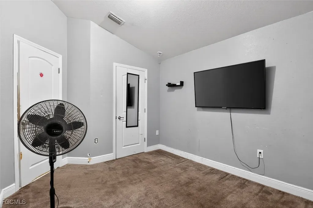 4301 NW 36th Place Cape Coral FL 33993