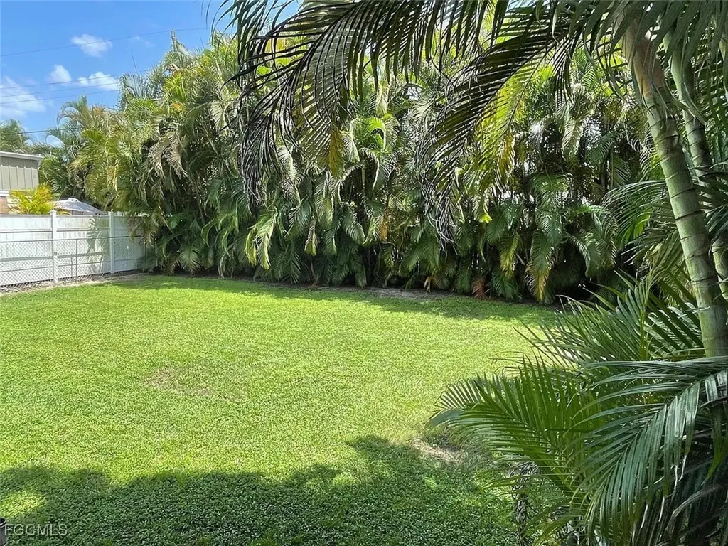 1702 Hill Avenue Fort Myers FL 33901