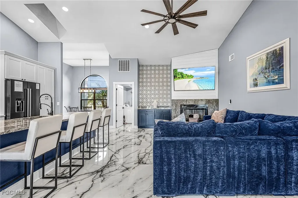 2528 SE 25th Avenue Cape Coral FL 33904