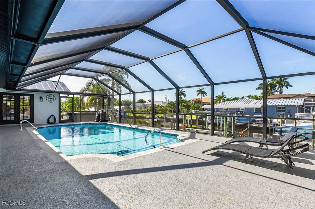 2528 SE 25th Avenue Cape Coral FL 33904