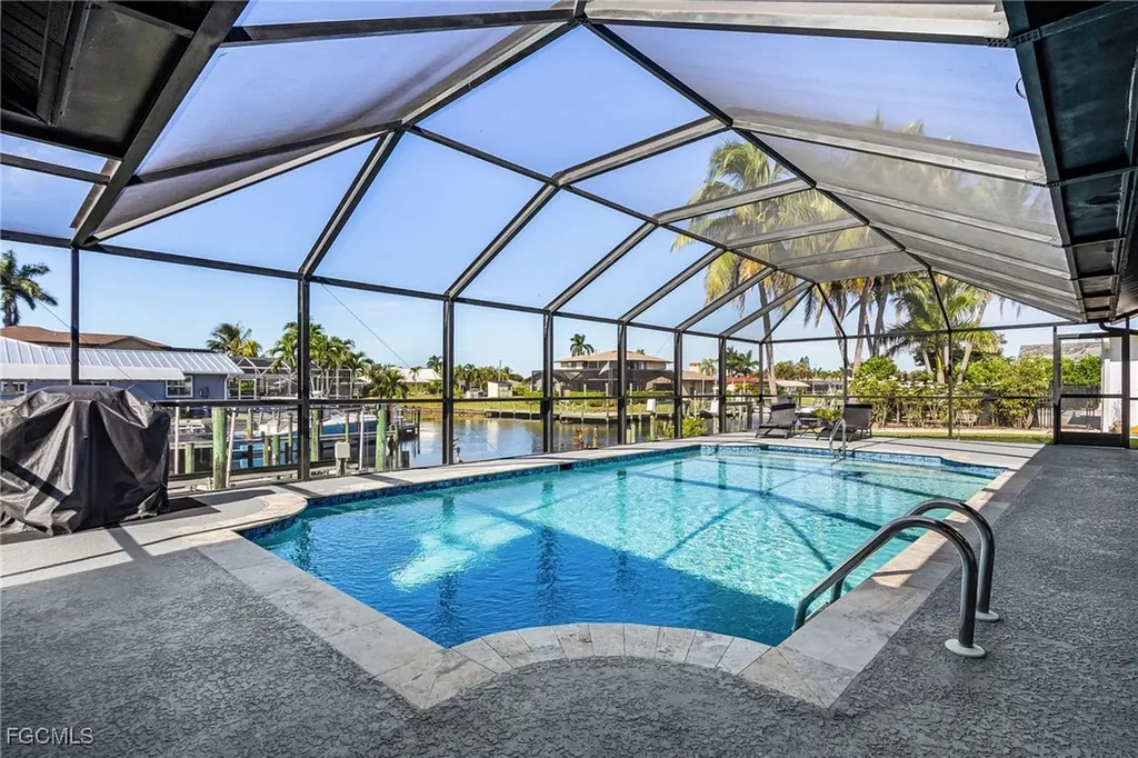 2528 SE 25th Avenue Cape Coral FL 33904