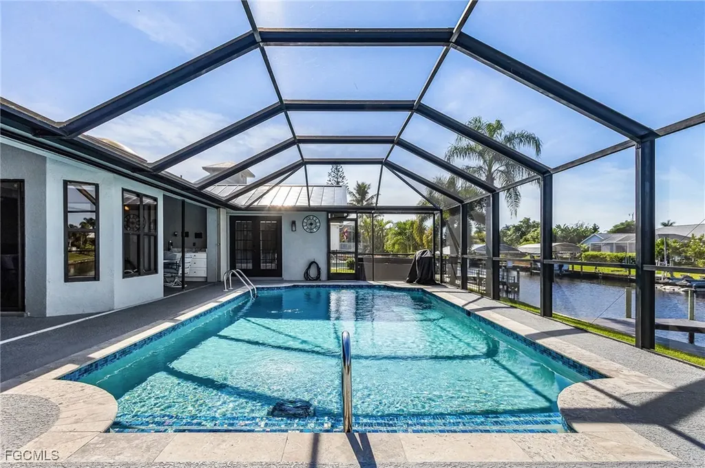 2528 SE 25th Avenue Cape Coral FL 33904