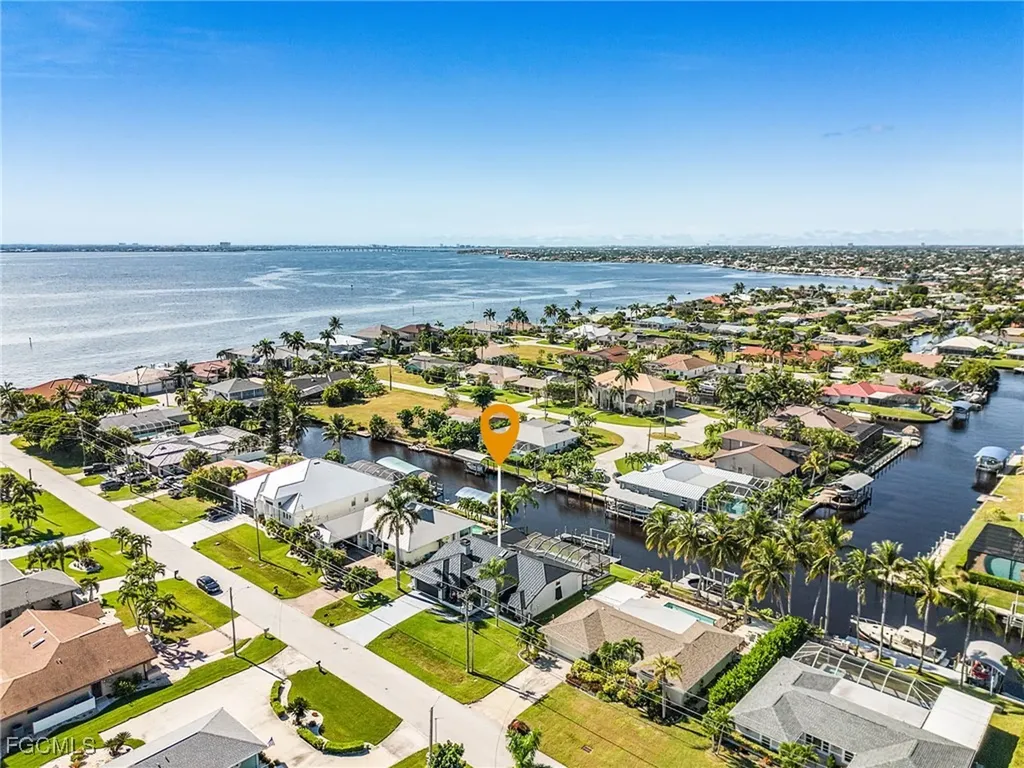 2528 SE 25th Avenue Cape Coral FL 33904