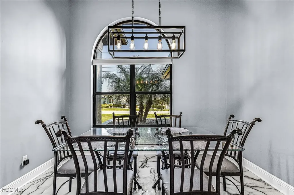 2528 SE 25th Avenue Cape Coral FL 33904