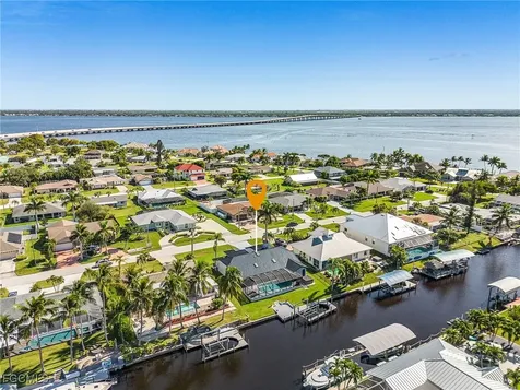 2528 SE 25th Avenue Cape Coral FL 33904
