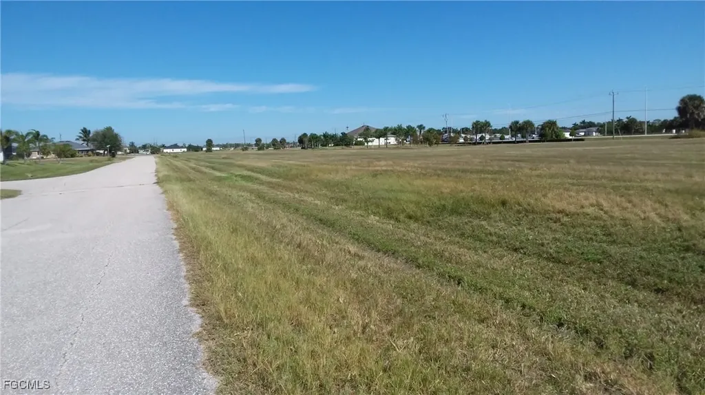 1505-1513 NW 32nd Place Cape Coral FL 33993