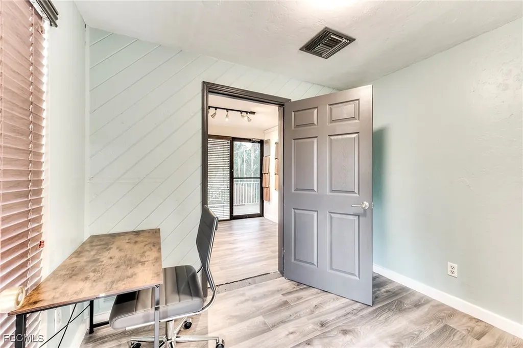 1149 Periwinkle Way Sanibel FL 33957